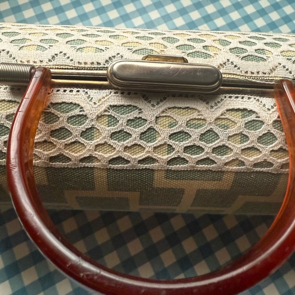 One-of-a-Kind Vintage Clamshell Open Purse Blue Cream Fabric - Picture 2 of 10